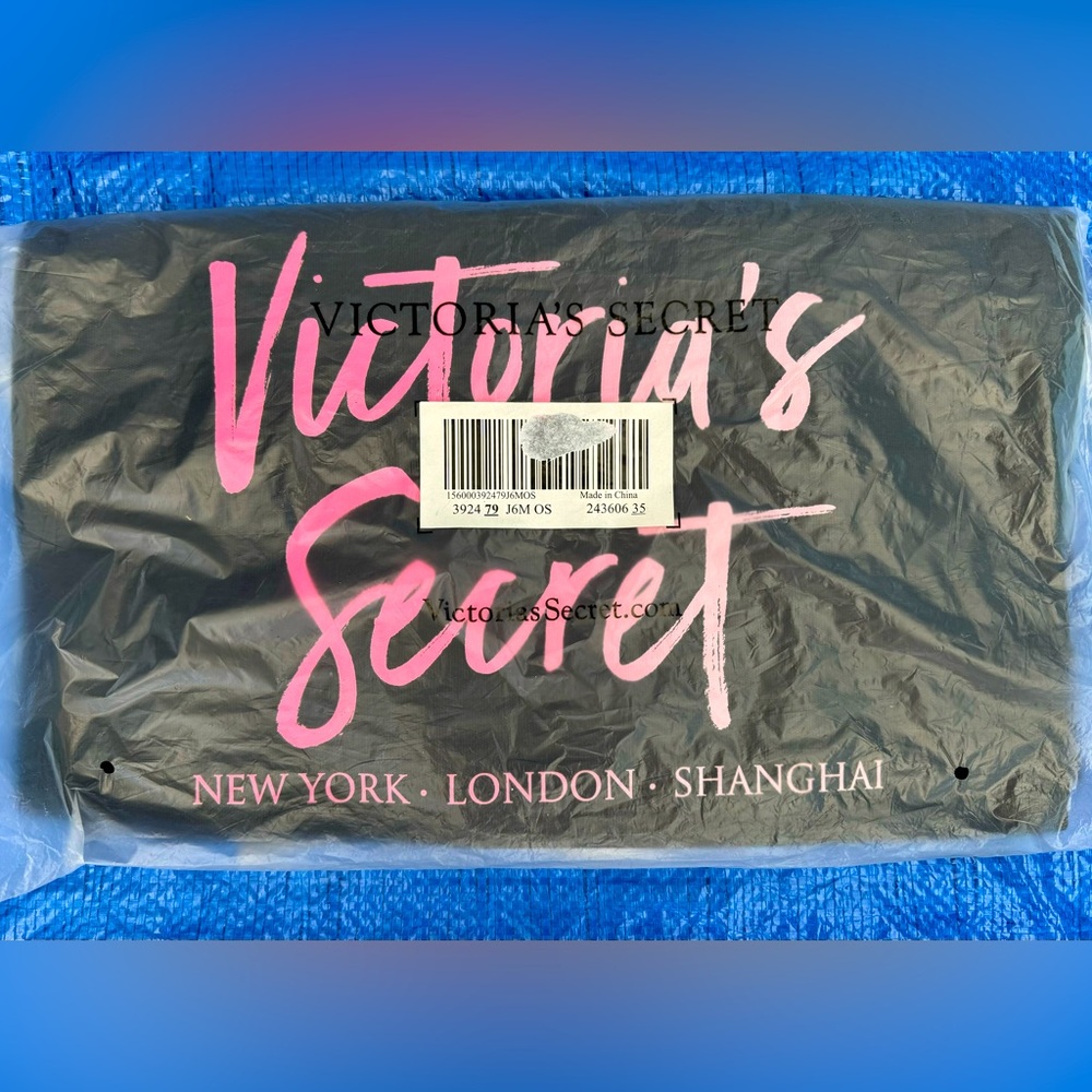 Victoria’s Secret Black & Pink Overnight Bag.